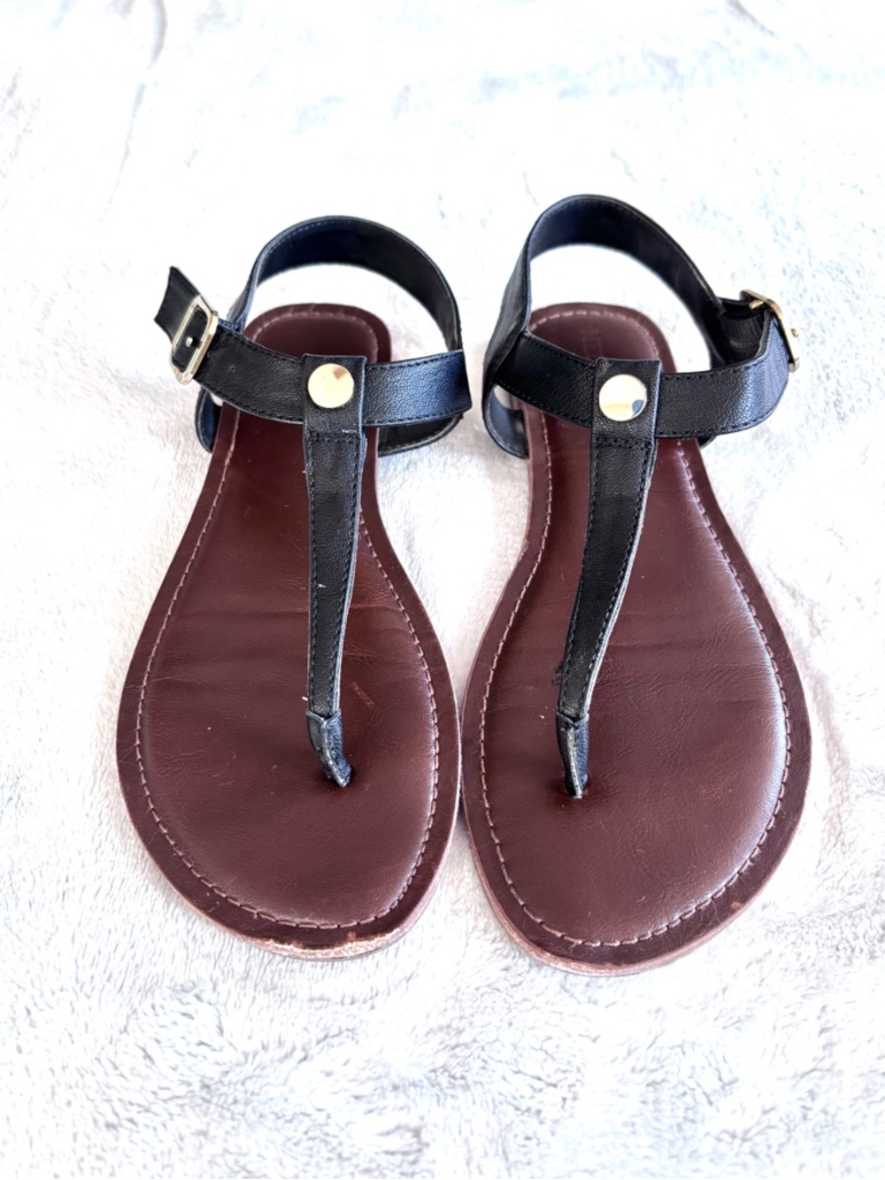 Merona Women’s T-Strap Black Flat Sandals, Size 6